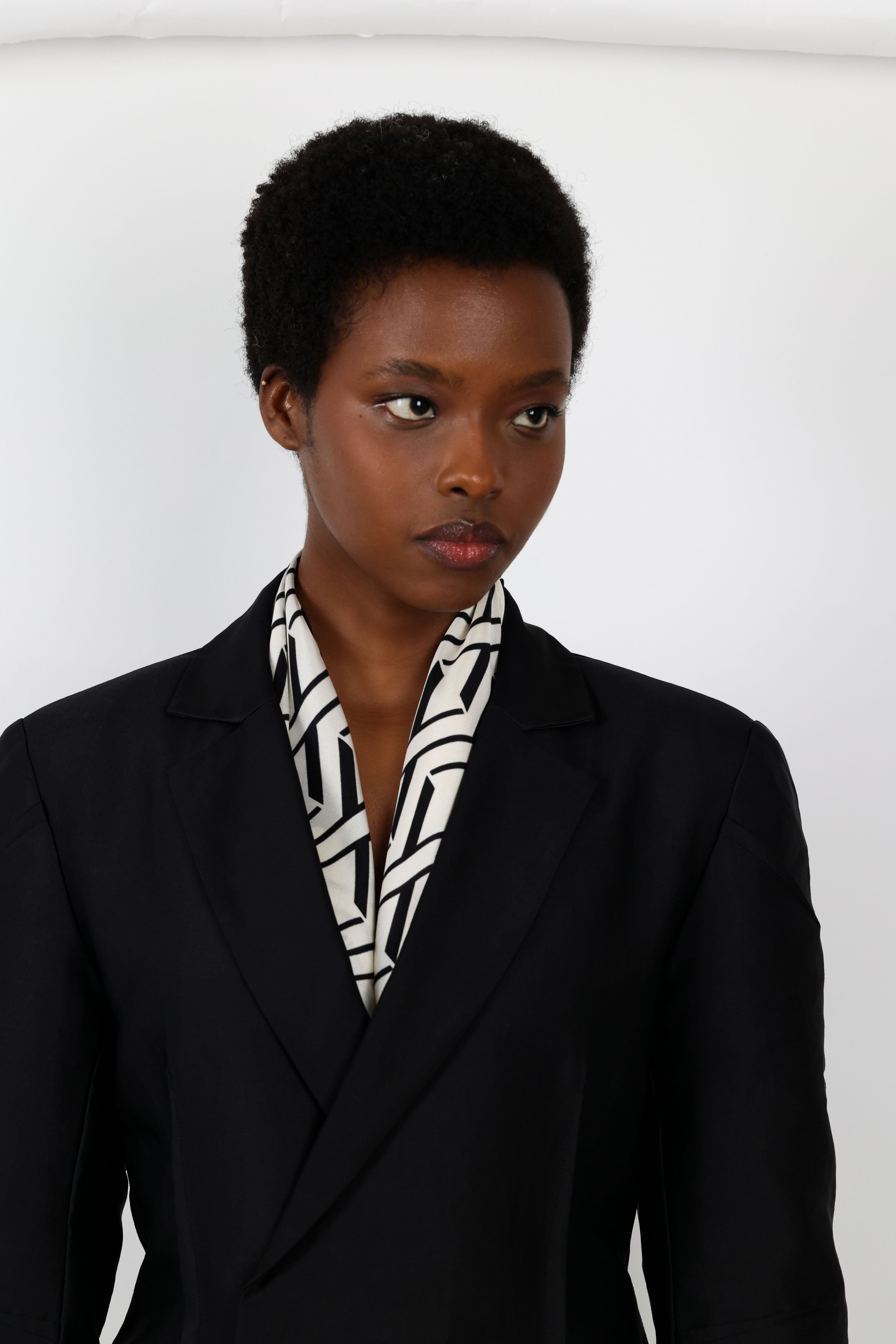 LARGE ADE SIGNATURE Silk SCARF - CREME