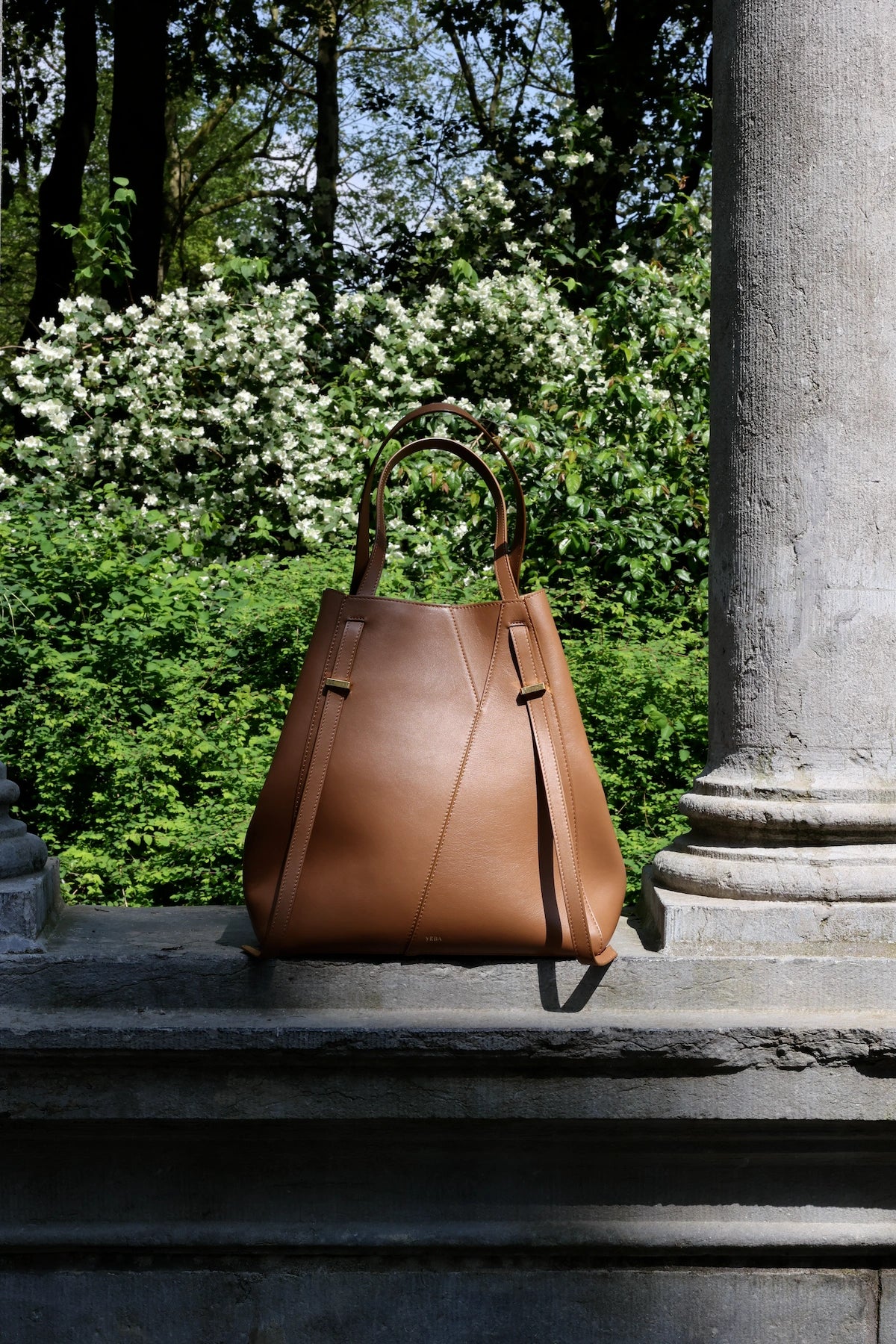 AYO TOTE Medium CARAMEL