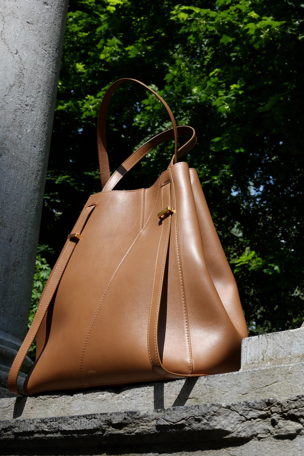 AYO TOTE Medium CARAMEL