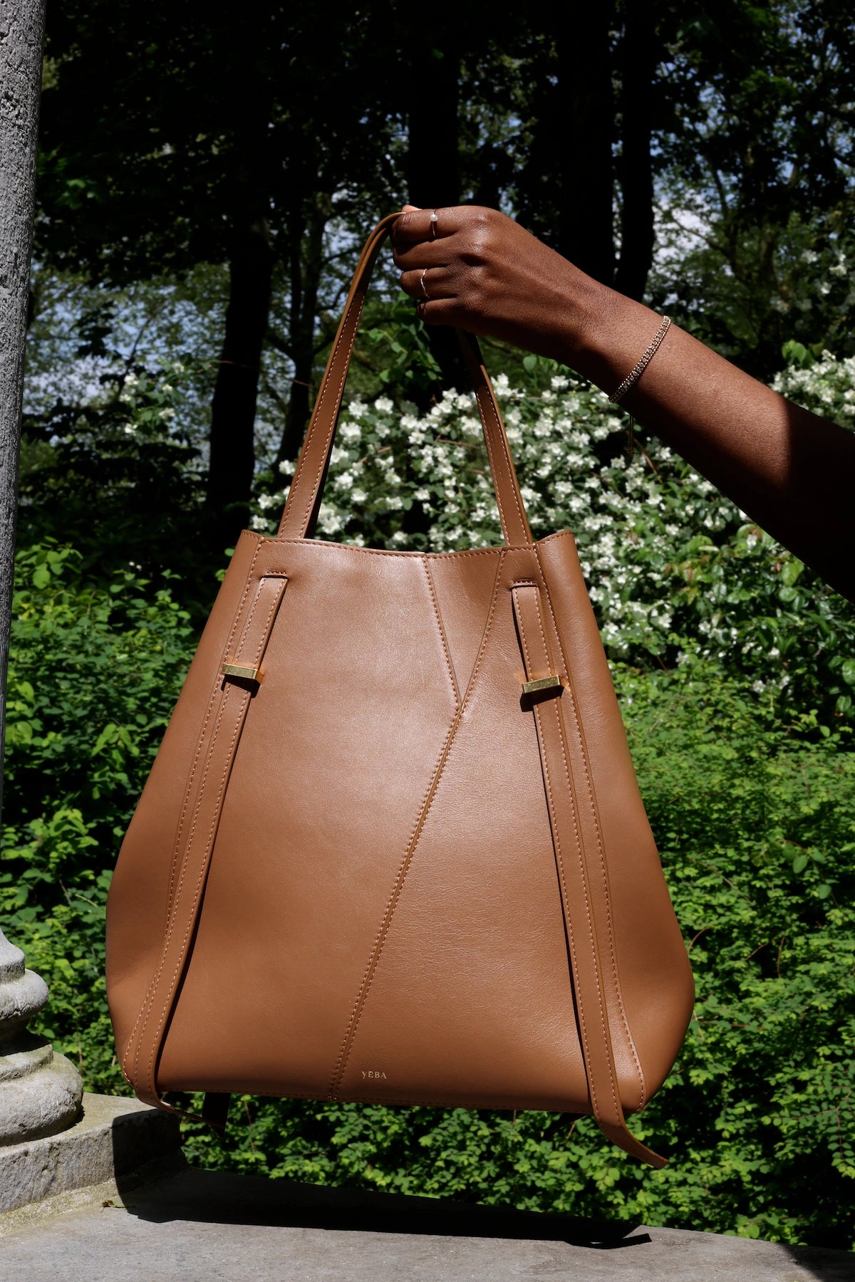AYO TOTE Medium CARAMEL
