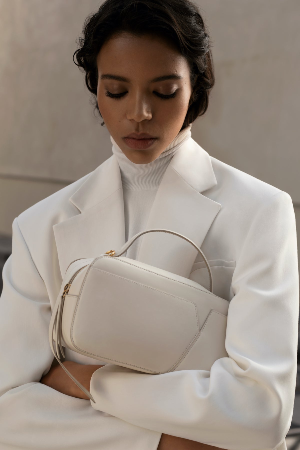 MINO CASE Medium Taupe