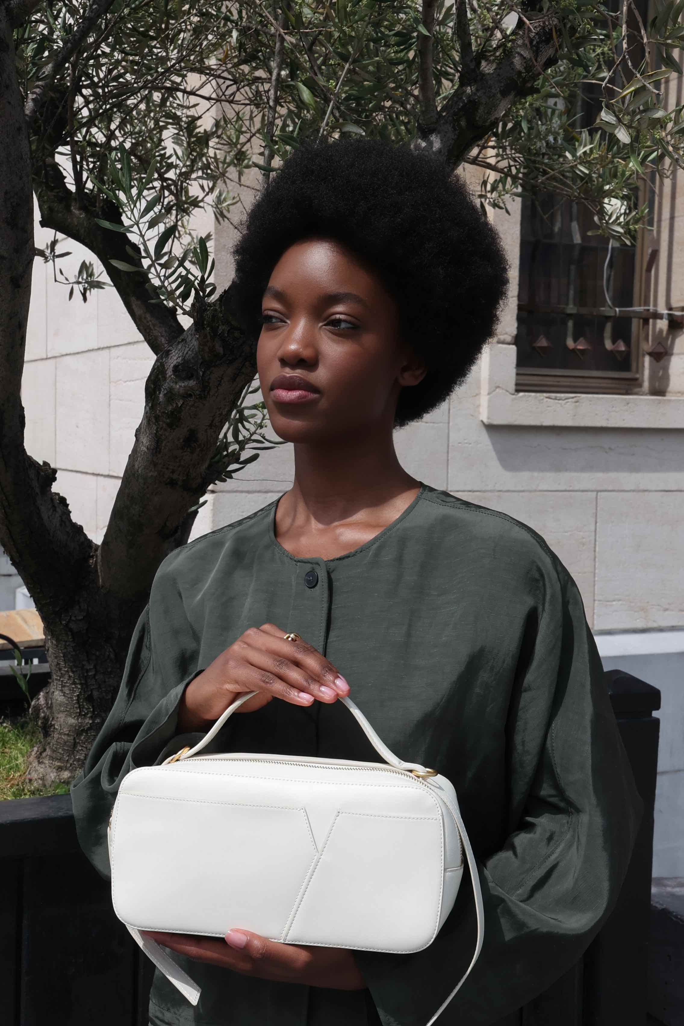 MINO CASE Medium CREAM