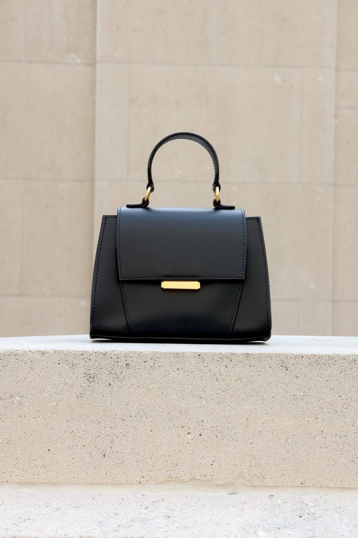Yeba First Mini classic black